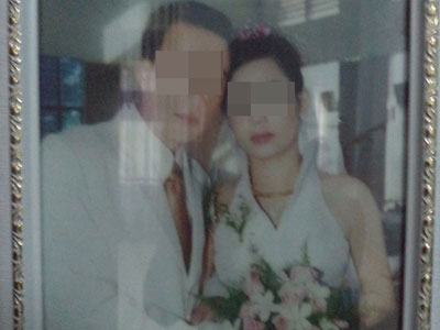 Chồng cuồng ghen dùng dao “trị tội” vợ pha trà mời… cán bộ dân phòng