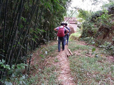 Trinh sát "lật tung" rừng truy tìm nghi can đánh chết bé 4 tuổi