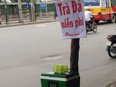 HN: Chủ tịch quận Hoàng Mai lên tiếng vụ thu bình trà đá miễn phí