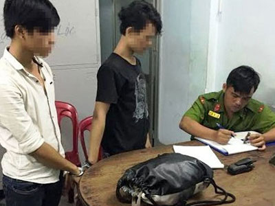 Bắt băng cướp tuổi teen ở Sài Gòn