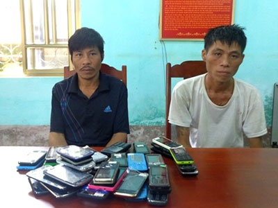 Đột nhập qua cửa thông gió trộm gần 170 điện thoại