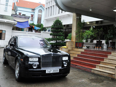 Siêu xe Rolls-Royce ủng hộ đồng bào Quảng Ninh được bán với giá 9 tỷ đồng
