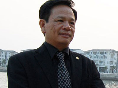 "Chúa đảo" Tuần Châu tặng 3.000 suất học bổng cho con em vùng lũ