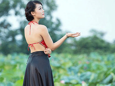Ngoại hình xinh đẹp của nữ BTV trẻ nhất bản tin thời sự VTV