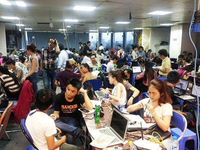700 người trong phòng học kinh doanh đa cấp ở Sài Gòn