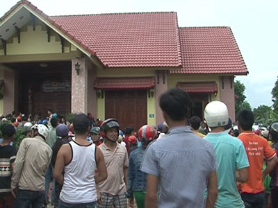 Vụ xông vào nhà giết 2 người: Bố chồng và con dâu chết thảm