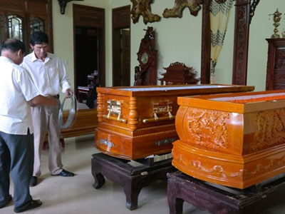 Hai quan tài cha con trong ngôi biệt thự ở Quảng Trị