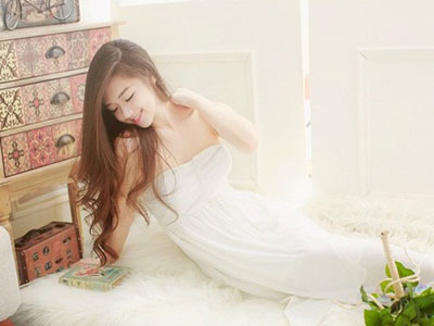 Hot girl văn hóa khoe "dáng ngọc" mê người