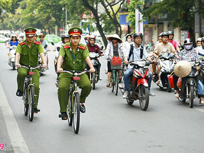 Cảnh sát Hà Nội đi tuần tra bằng xe đạp đặc chủng