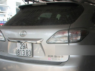 5 xe Lexus “phơi sương” gần ba năm ở cảng Tiên Sa