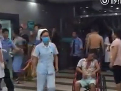 Clip: Cảnh hỗn loạn trong bệnh viện sau vụ nổ ở Trung Quốc