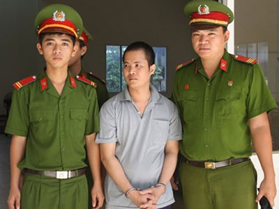 Cuồng ghen, sát hại tình địch dã man bằng dao, búa