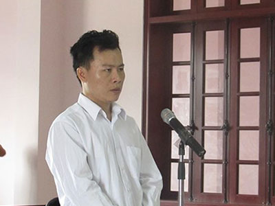 Bắt cóc, hiếp dâm xong nói "Em đẹp mà số em xấu, anh giết em"
