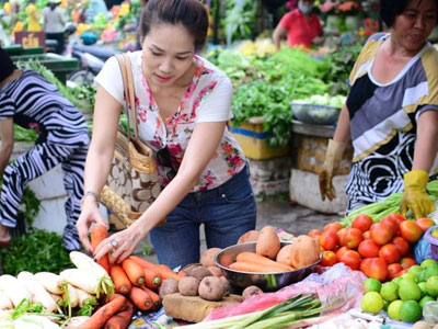 Hàng Trung Quốc về nhiều, giá vẫn cao