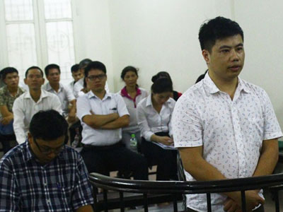 Nam sinh rút tiền tỷ từ thẻ tín dụng giả tự tạo