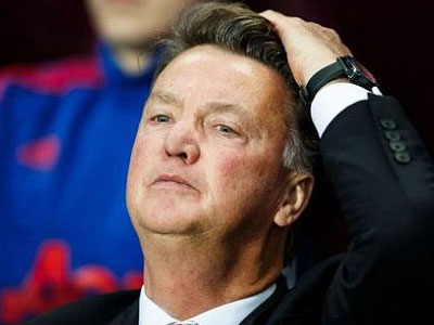 HLV Van Gaal căng như dây đàn trước trận play-off