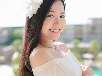 Nhan sắc mĩ miều của MC kênh Quốc phòng Việt Nam