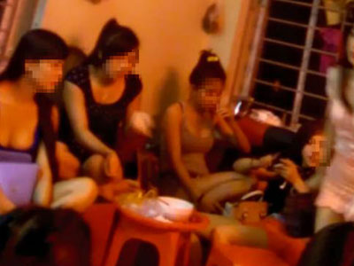 Thâm nhập "căn phòng hạnh phúc" trong "siêu thị" mại dâm