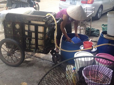 Thu tiền triệu mỗi ngày nhờ bán nước giếng khoan