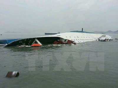 Hàn Quốc bắt đầu triển khai trục vớt phà chở khách Sewol