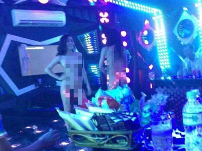 BGH Trường múa nói về sinh viên thoát y phản cảm ở bar Hà Nội