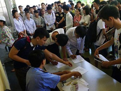 Khi nào các trường công bố điểm chuẩn chính thức?