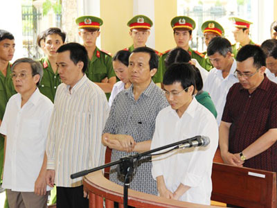 Viện kiểm sát đề nghị tăng án 22 nguyên cán bộ ngân hàng