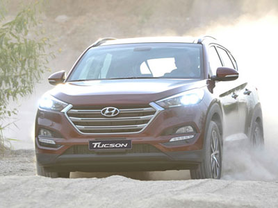 Hyundai Tucson 2016 có giá từ 925 triệu đồng