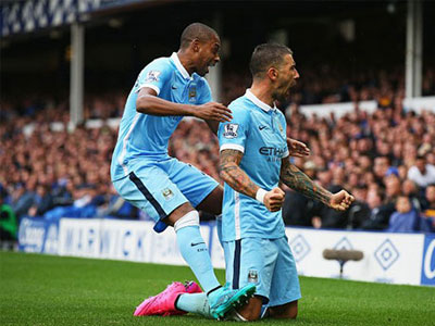 Everton 0-2 Man City: Man Xanh trở lại ngôi đầu