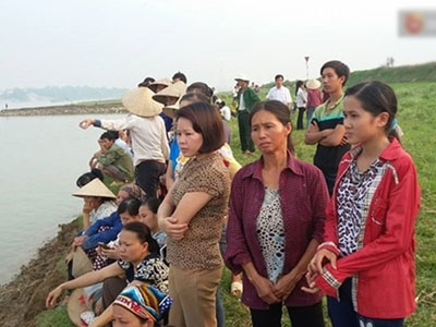 4 nam sinh rủ nhau tắm sông, 2 em chết đuối thương tâm