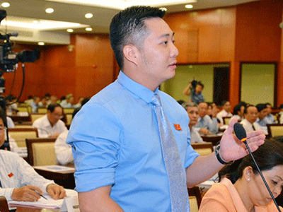 Ông Lê Trương Hải Hiếu thành chủ tịch quận trẻ nhất TP HCM