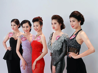 Hé lộ hậu trường chụp ảnh dạ hội của Hoa hậu Hoàn vũ