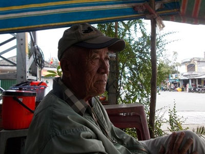 Lạ kỳ chuyện kiêng tắm 3 năm để thể hiện… tình yêu!
