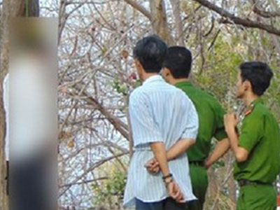 Người đàn ông ngoại quốc bóp cổ mẹ vợ rồi ra chùa treo cổ