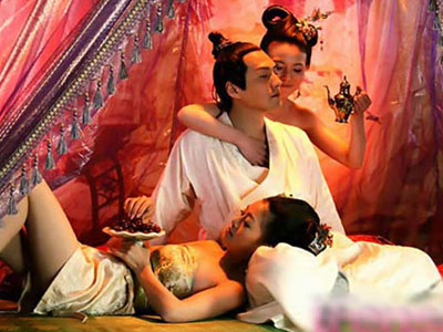 Những ông, bà hoàng bệnh hoạn, hoang dâm gây chấn động