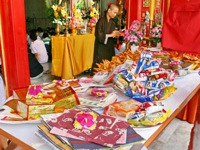 Tại sao thường cúng rằm tháng 7 trước ngày 15?