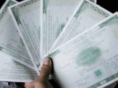 Tạm giam giám đốc lừa bán cổ phiếu thu 300 tỉ đồng