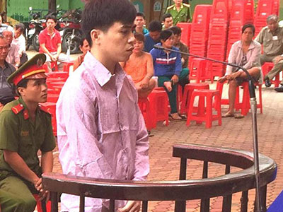 Tử hình kẻ “ngáo đá” đánh chết bà nội