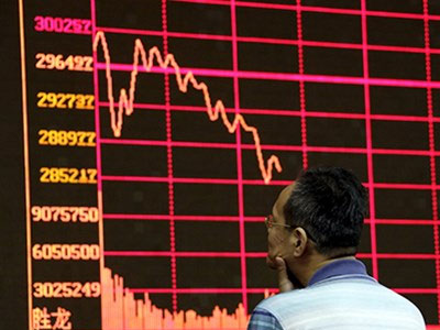 Chứng khoán sụp, Bắc Kinh bế tắc và "chạy làng"