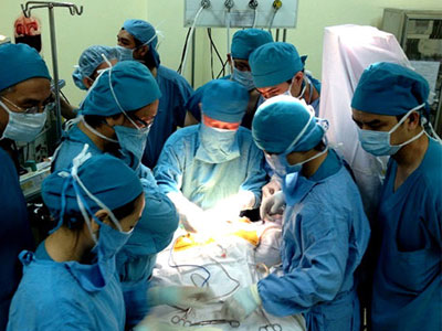 Hành trình cứu chữa cho bé trai bị đâm xuyên sọ