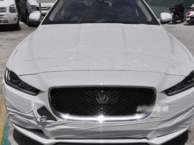 Jaguar XE 2015 đầu tiên cập cảng Việt Nam