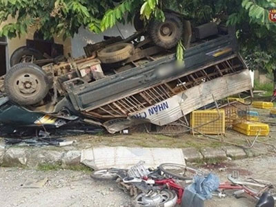 Xe tải mất lái lao vào 3 trẻ nhỏ, 1 em tử vong, 2 em nguy kịch