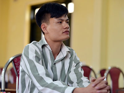 9X giết người kể phút lần đầu ôm con trai trong trại