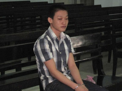 Đưa con gái 13 tuổi đi phá thai rồi tố cáo “chàng rể”