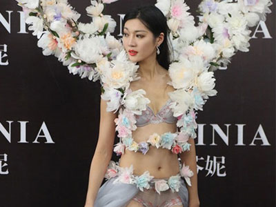 Hoa hậu Hoàn vũ Trung Quốc 2015 bị chỉ trích vì đạo nhái