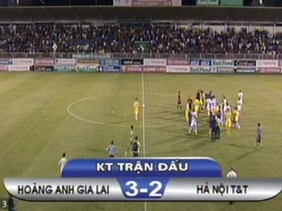 Cầu thủ HAGL và Hà Nội T&T nổi cáu, xô xát sau trận đấu