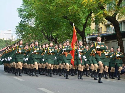 Bóng hồng trong lễ diễu binh, diễu hành kỷ niệm Quốc khánh