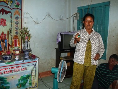 Vụ “Mẹ đốt con bằng xăng”: Người mẹ tàn nhẫn thường đánh đập con