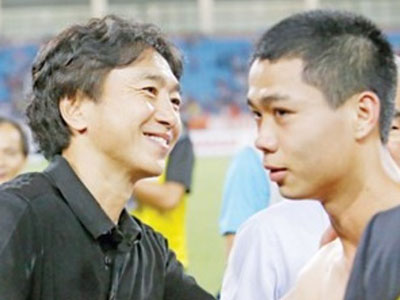 Động thái "lạ" của Miura với Công Phượng