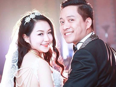 Vợ chồng Tuấn Hưng liên tục đăng status buồn bã khiến fan nghi ngờ, lo lắng